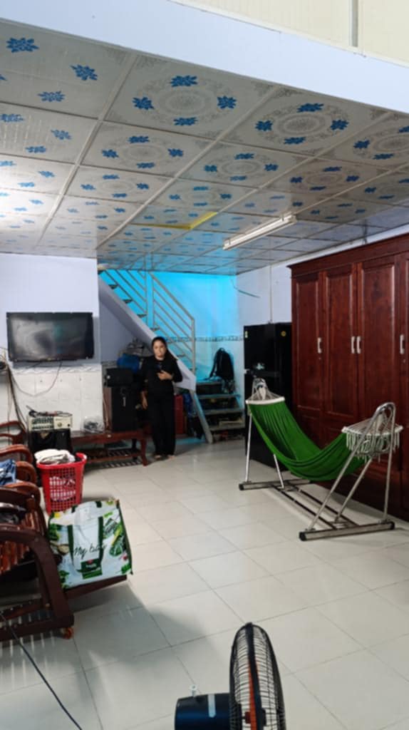 hẻm 3 gác thông nhiều ngã, ra Tôn Thất Thuyết, Vĩnh Hội. Qua Quận 1 chỉ 5p